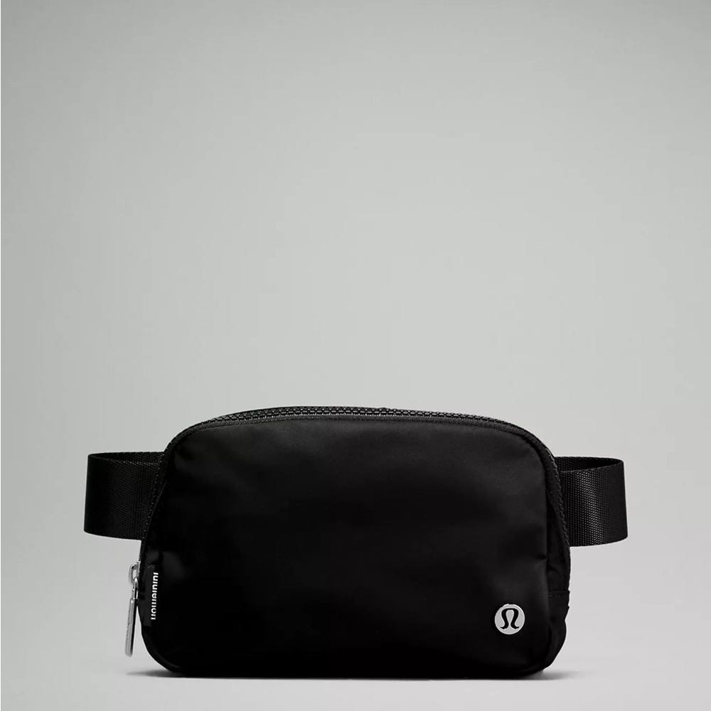 Black lululemon